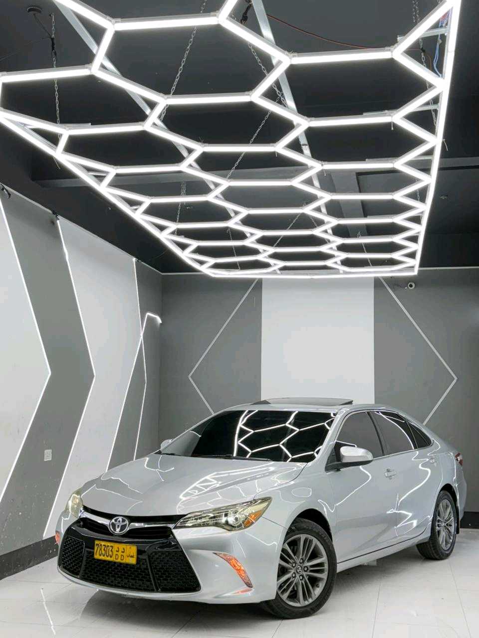 Car Image 2017 TOYOTA CAMRY SE