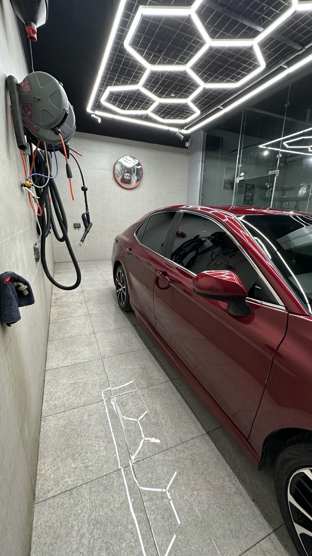 Car Image 2018 TOYOTA CAMRY SE