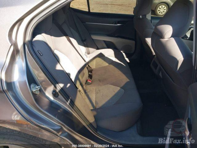 Car Image 2019 TOYOTA CAMRY LE
