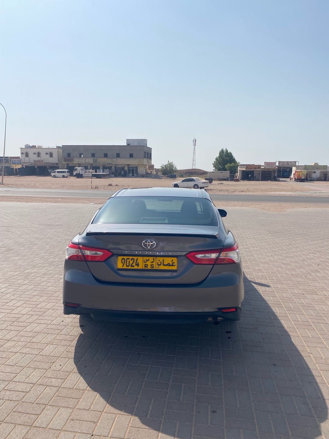 Car Image 2018 TOYOTA CAMRY LE