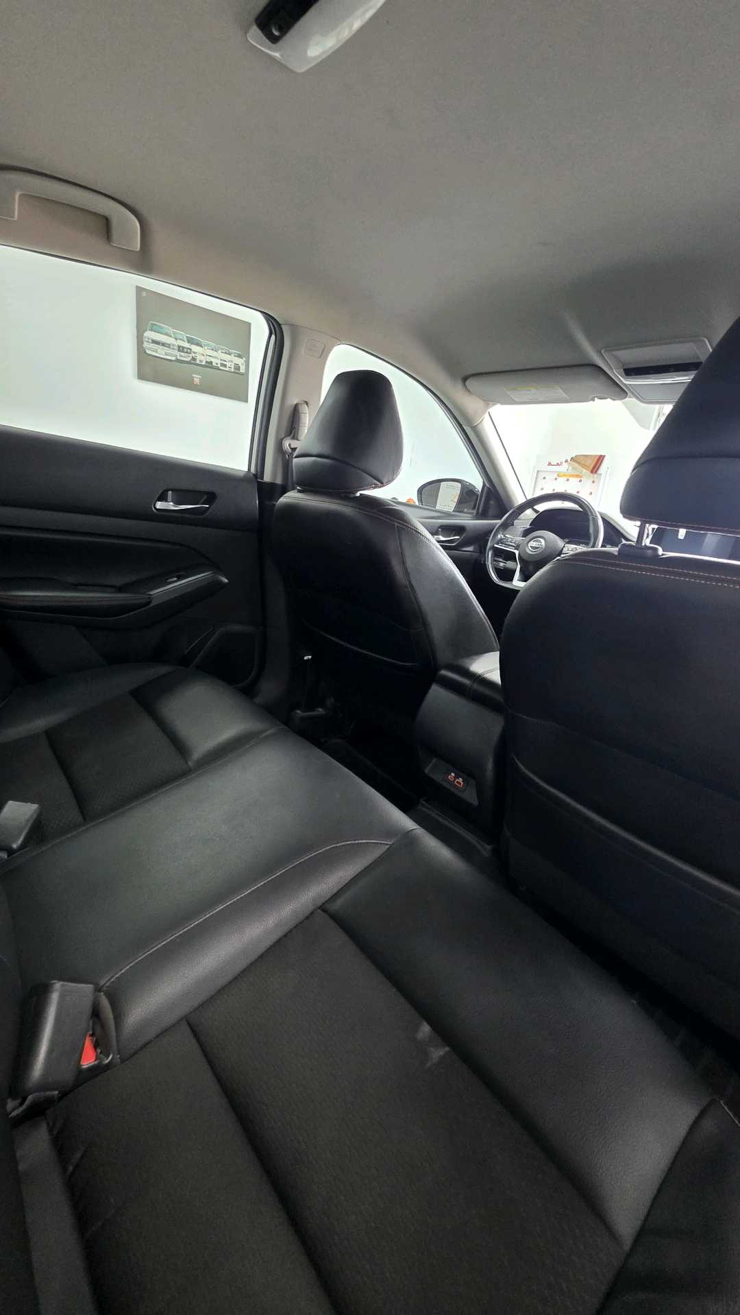 Car Image 2020 NISSAN ALTIMA SR
