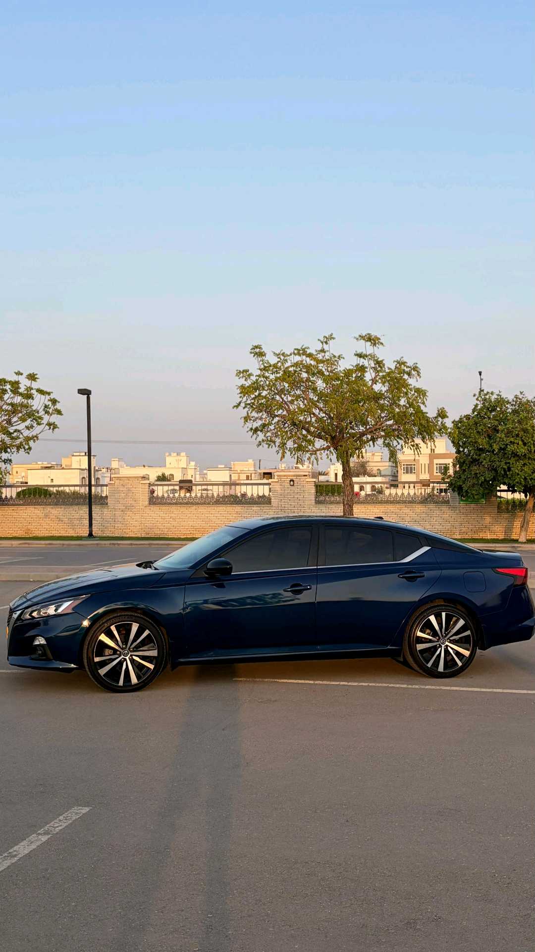 Car Image 2020 NISSAN ALTIMA SR