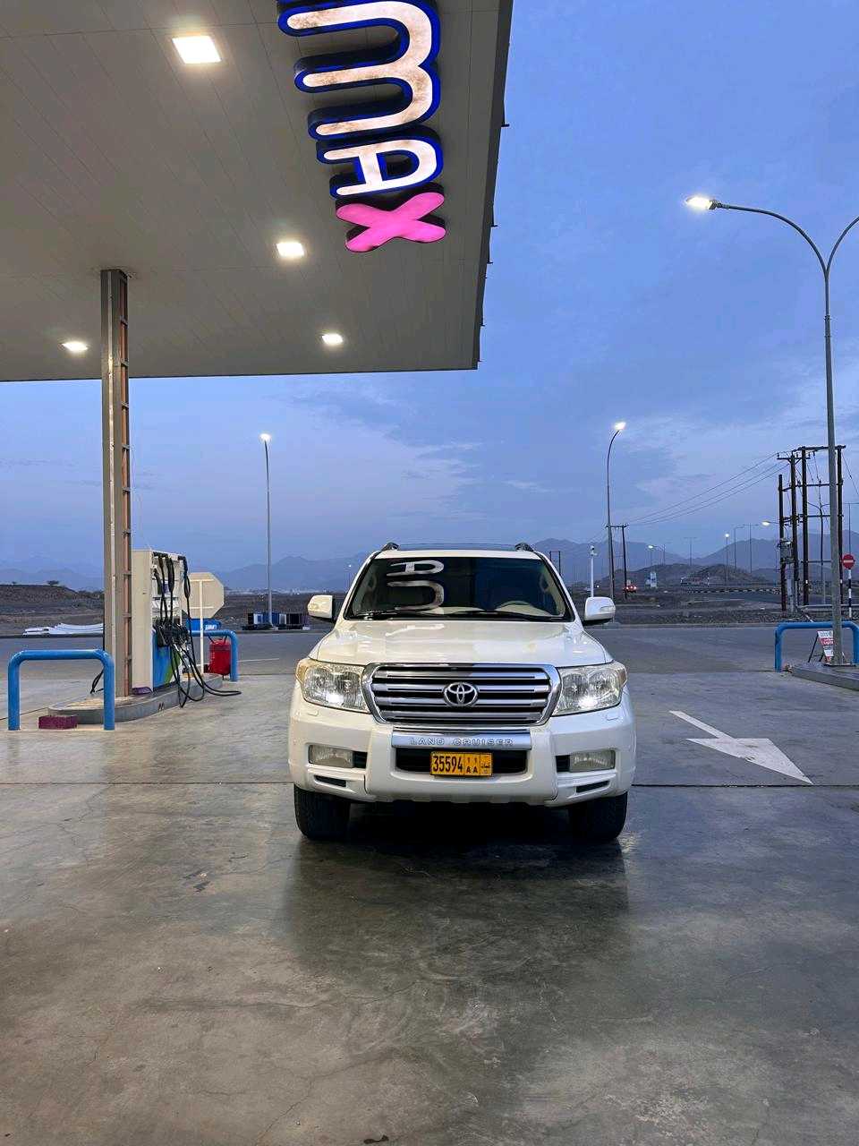 Car Image 2010 TOYOTA LAND CRUISER VX.R