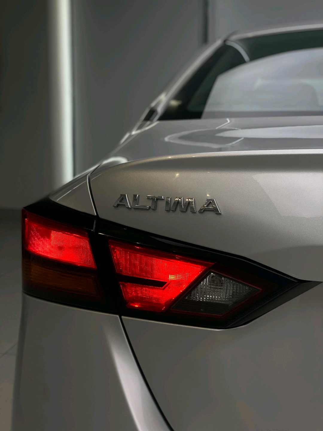 Car Image 2019 NISSAN ALTIMA SL