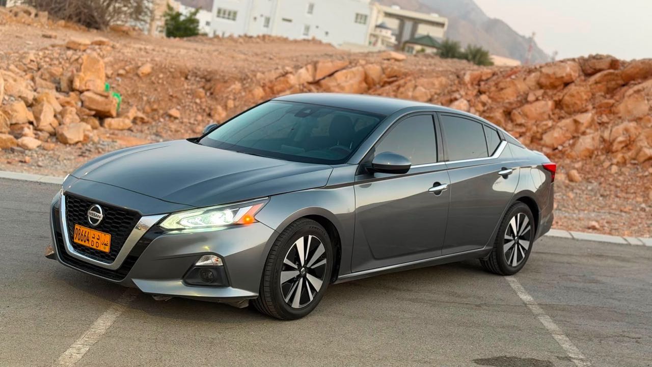 Car Image 2021 NISSAN ALTIMA SV