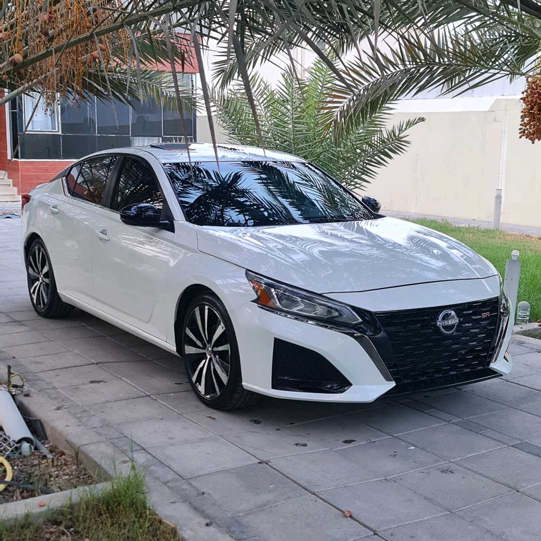 Car Image 2019 NISSAN ALTIMA SR