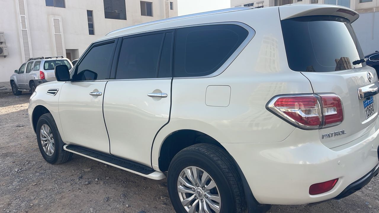 Car Image 2019 NISSAN PATROL SE