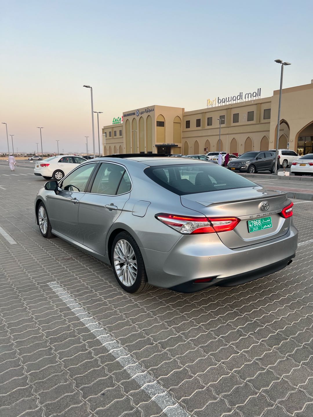 Car Image 2018 TOYOTA CAMRY XLE