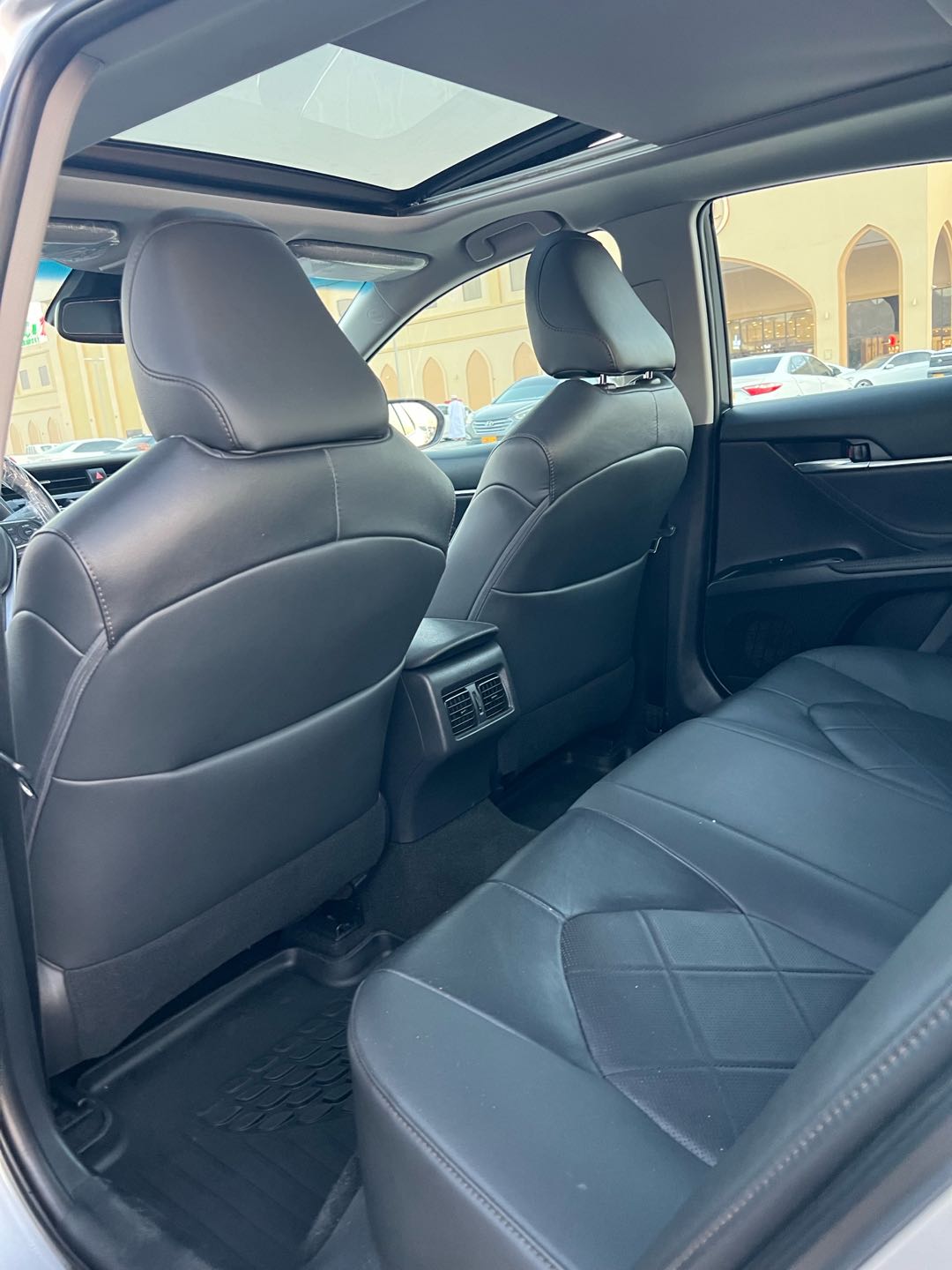 Car Image 2018 TOYOTA CAMRY XLE