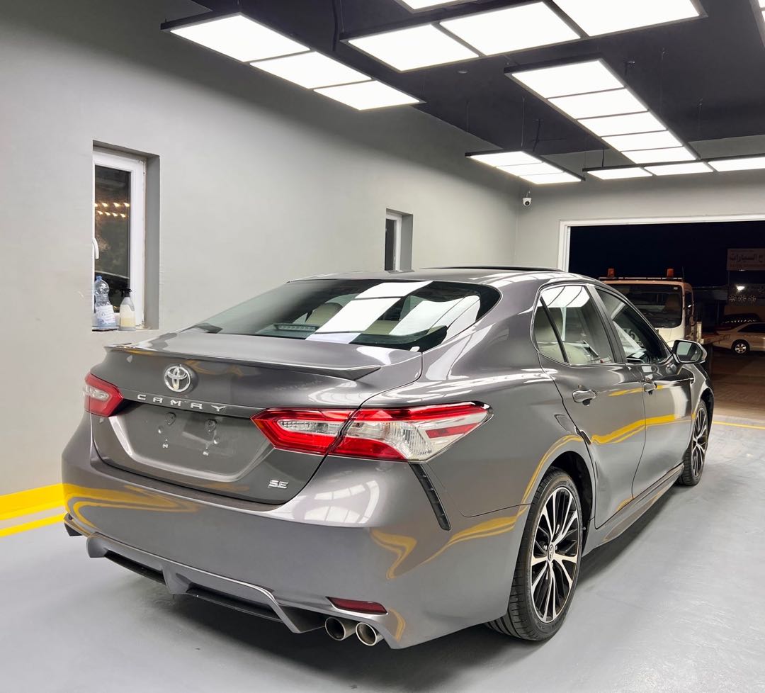 Car Image 2018 TOYOTA CAMRY SE