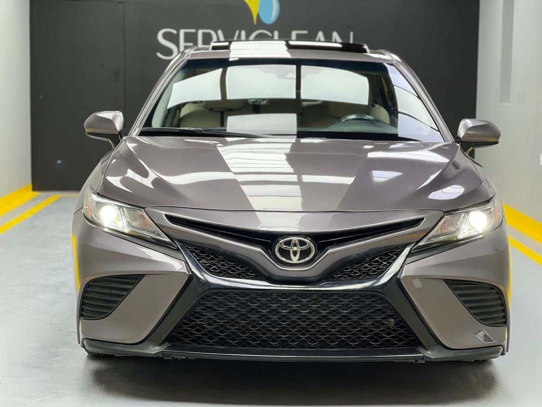 Car Image 2018 TOYOTA CAMRY SE