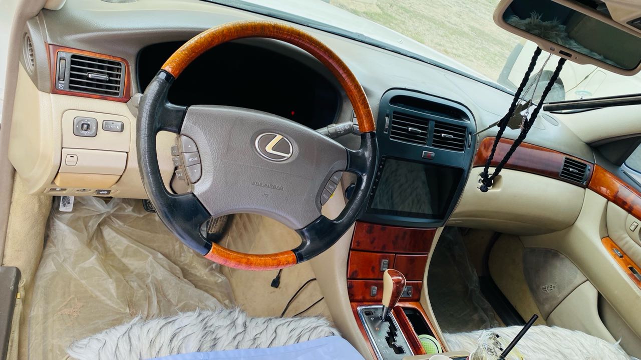 Car Image 2001 LEXUS LS 430