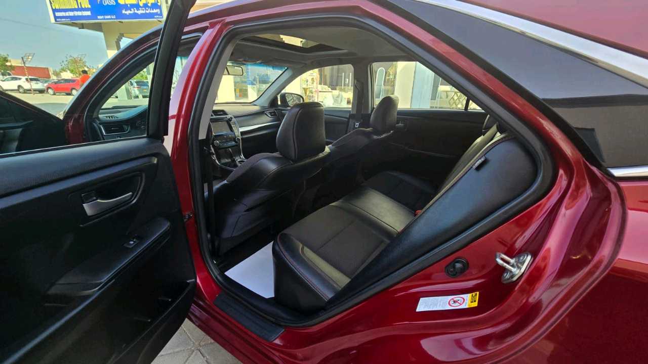 Car Image 2017 TOYOTA CAMRY SE