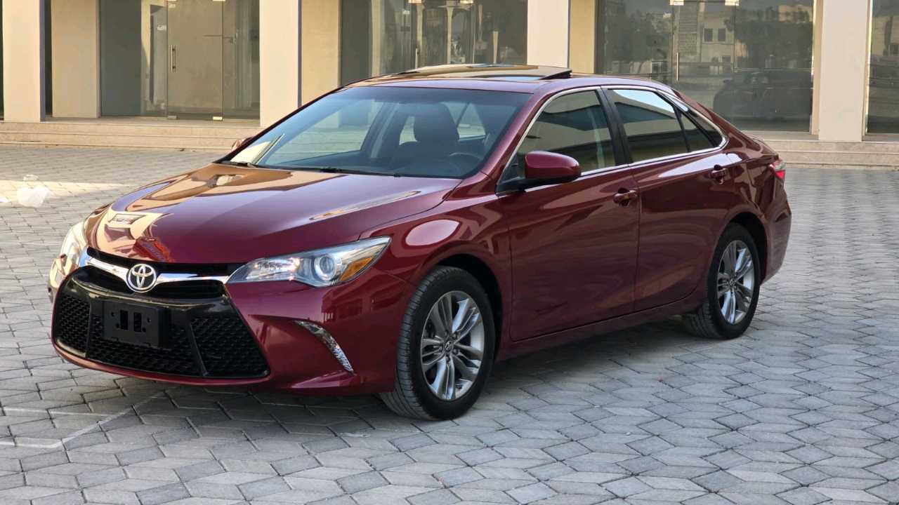 Car Image 2017 TOYOTA CAMRY SE