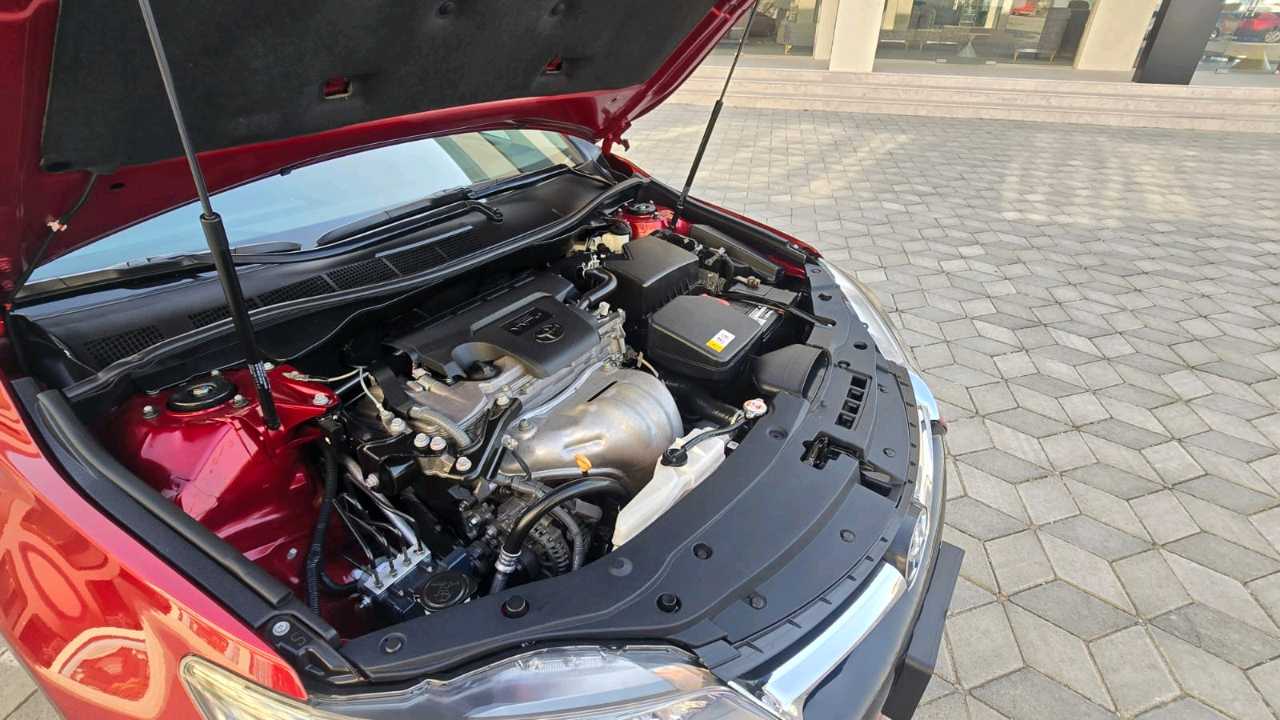 Car Image 2017 TOYOTA CAMRY SE