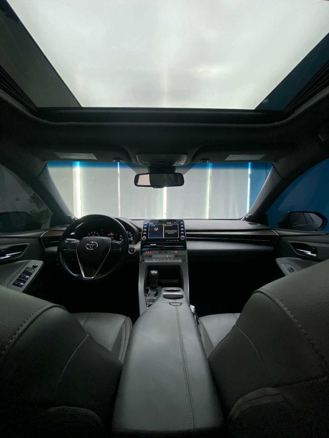Car Image 2019 TOYOTA AVALON XLE