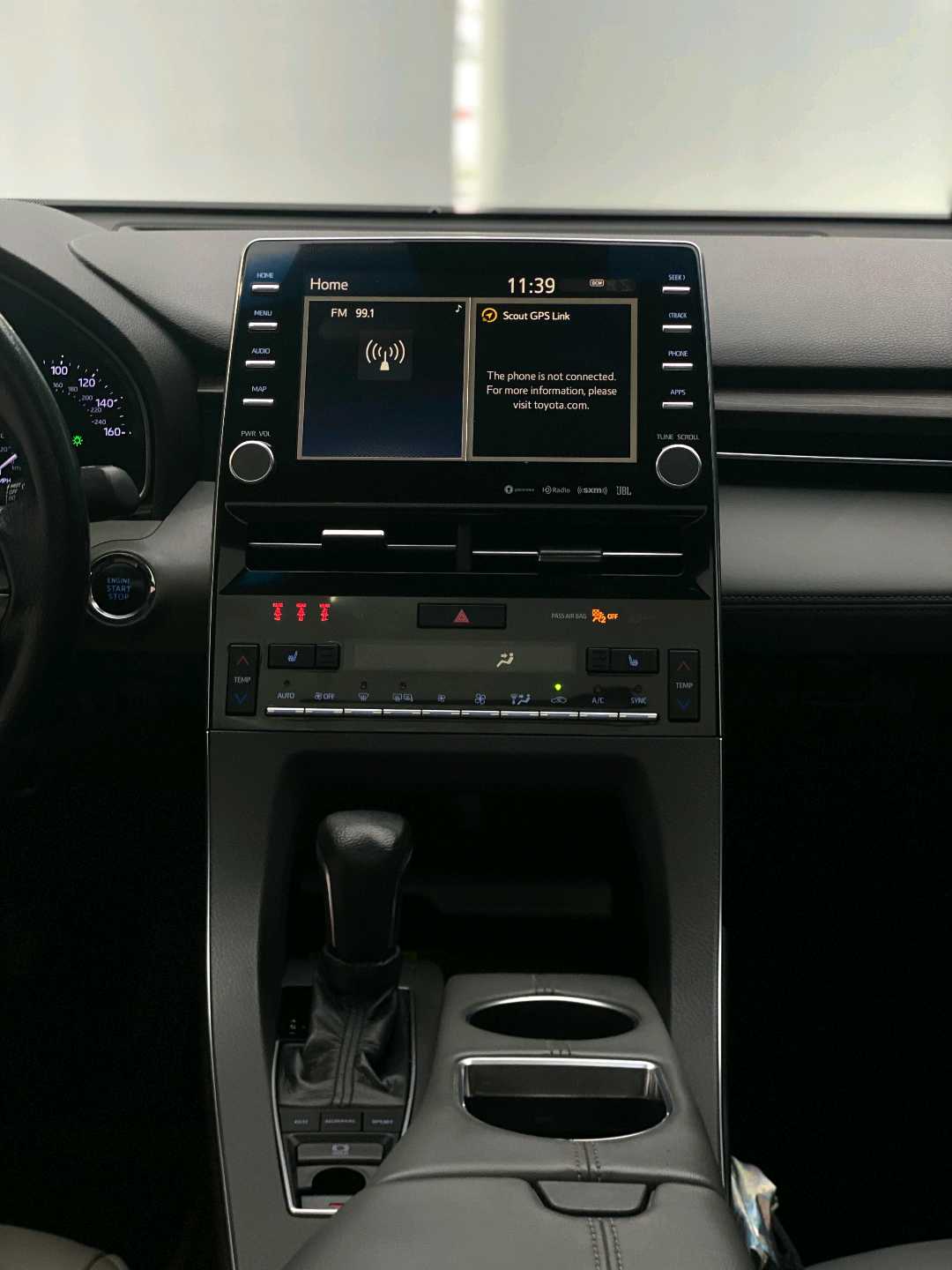 Car Image 2019 TOYOTA AVALON XLE