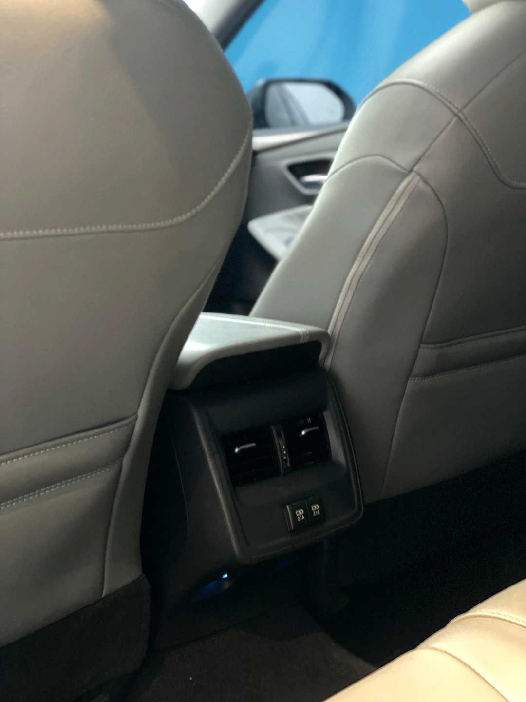 Car Image 2019 TOYOTA AVALON XLE
