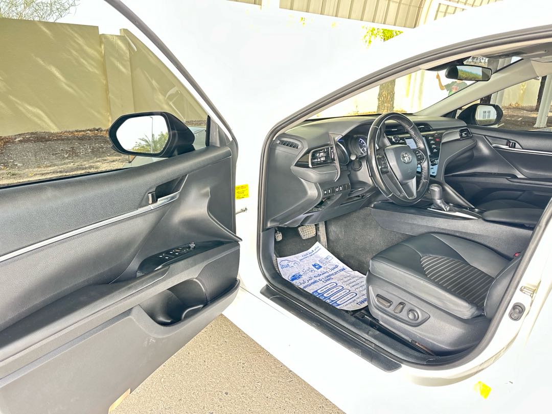 Car Image 2019 TOYOTA CAMRY SE