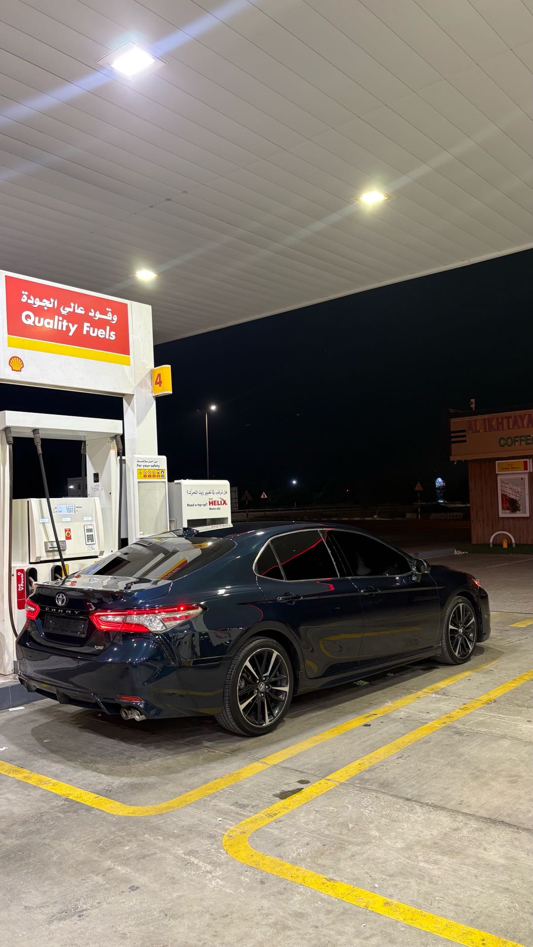 Car Image 2018 TOYOTA CAMRY XSE