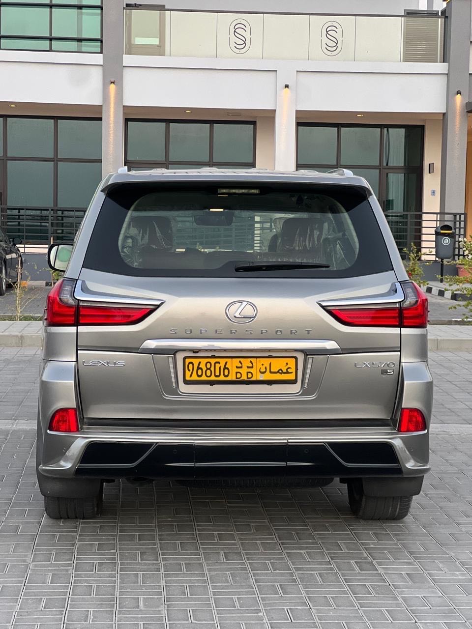 Car Image 2018 LEXUS LX 570