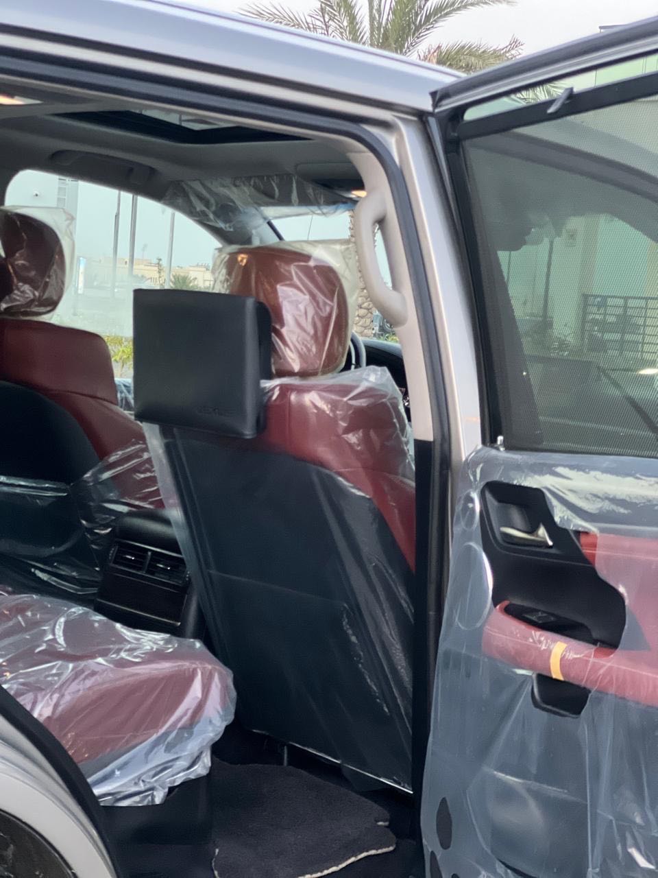 Car Image 2018 LEXUS LX 570