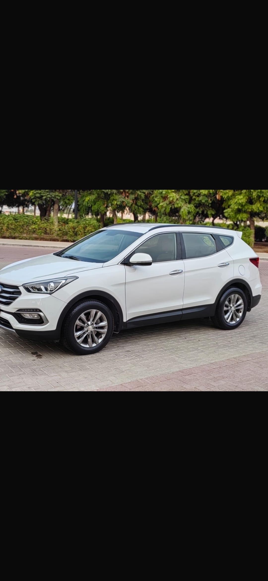 Car Image 2017 HYUNDAI SANTA FE 