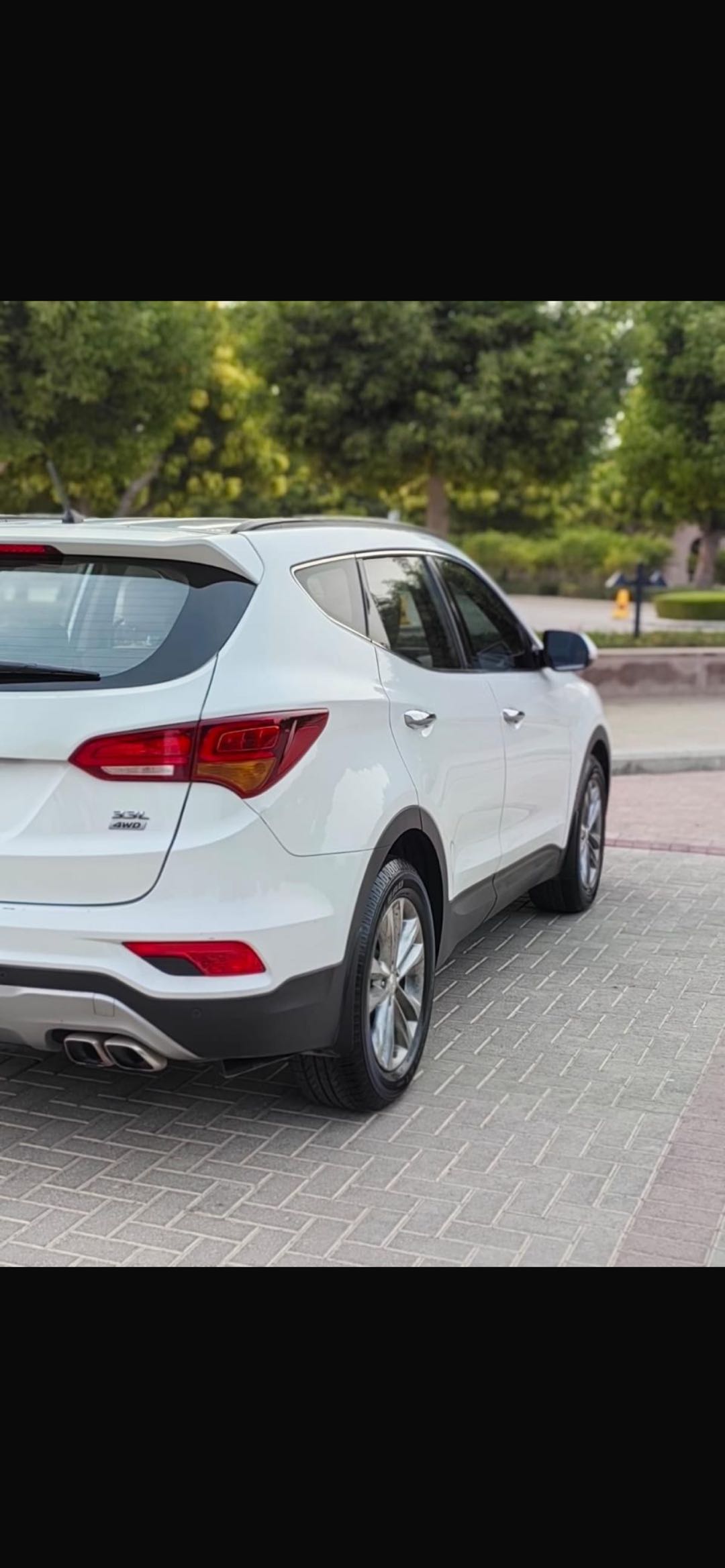 Car Image 2017 HYUNDAI SANTA FE 