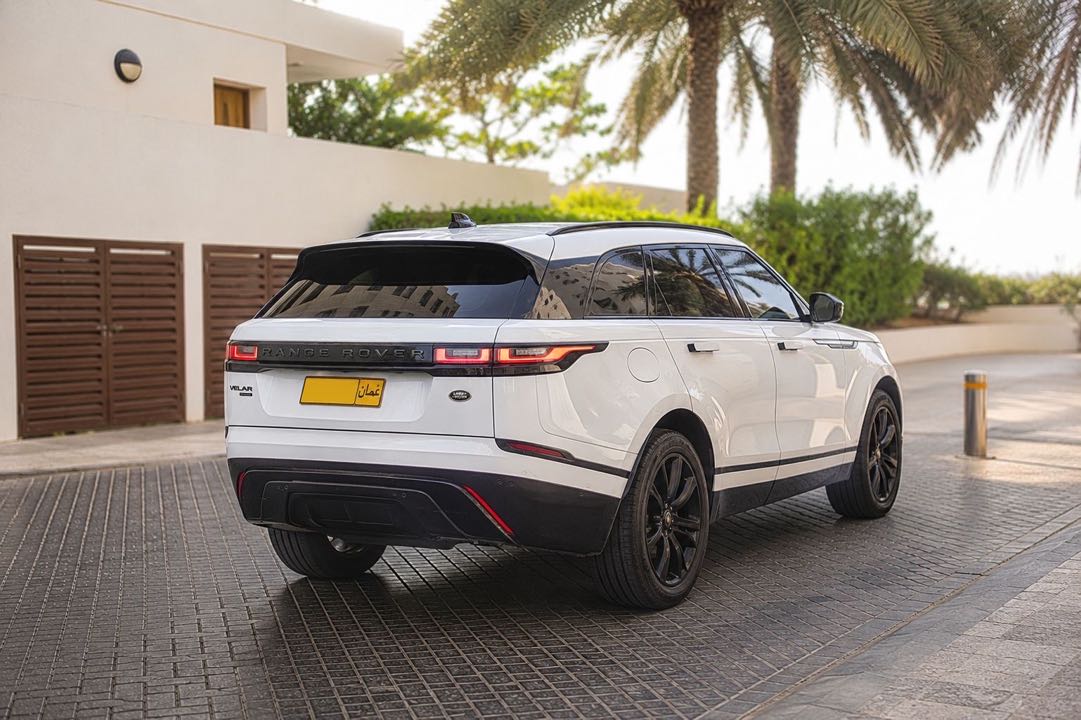 Car Image 2019 LAND ROVER VELAR 