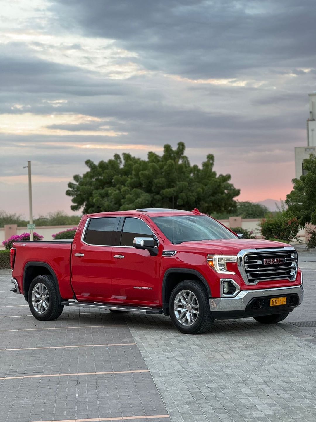 Car Image 2021 GMC SIERRA SLT