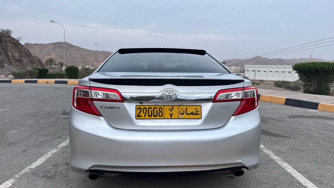 Car Image 2014 TOYOTA CAMRY XLE