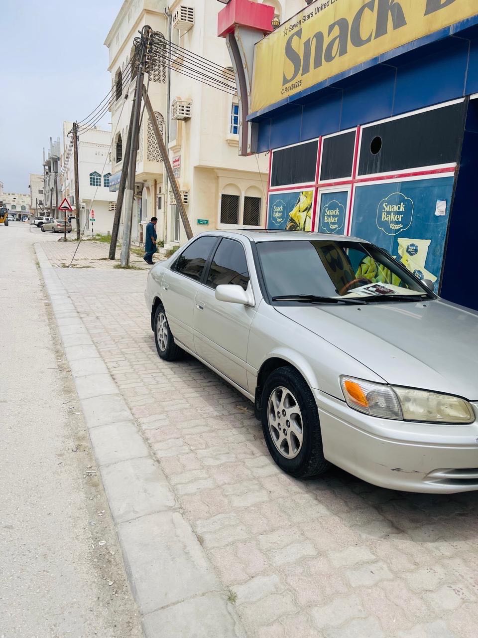 Car Image 2000 TOYOTA CAMRY LE