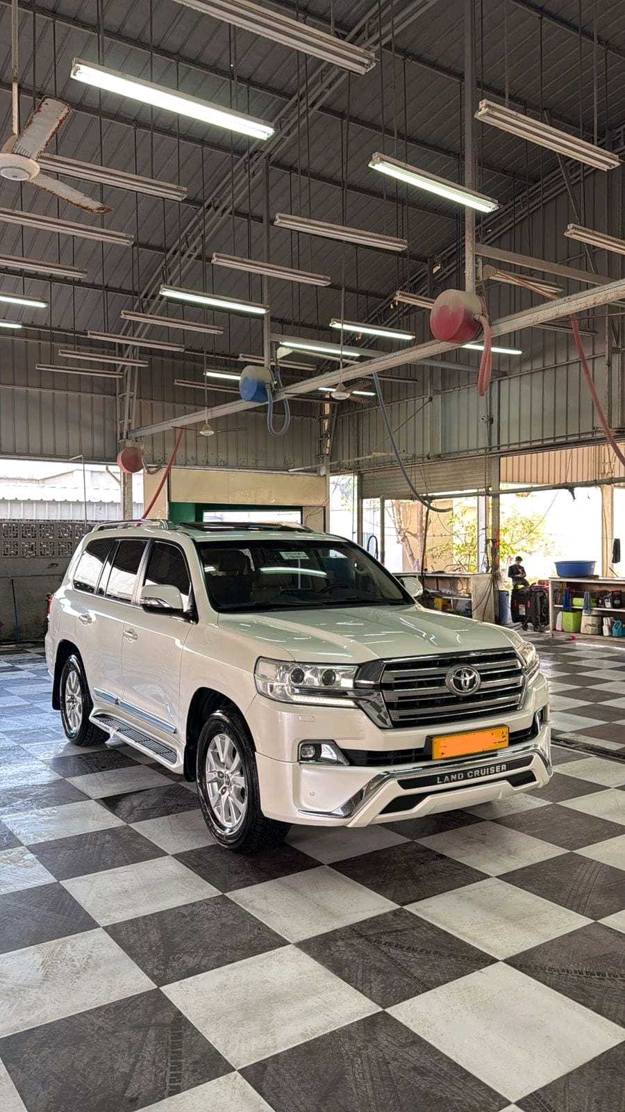 Car Image 2018 TOYOTA LAND CRUISER VX.E