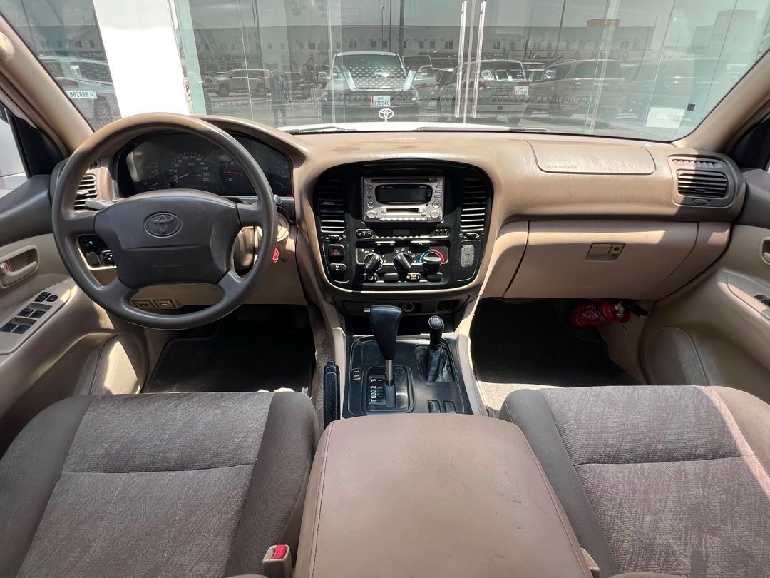 Car Image 1998 TOYOTA LAND CRUISER GX