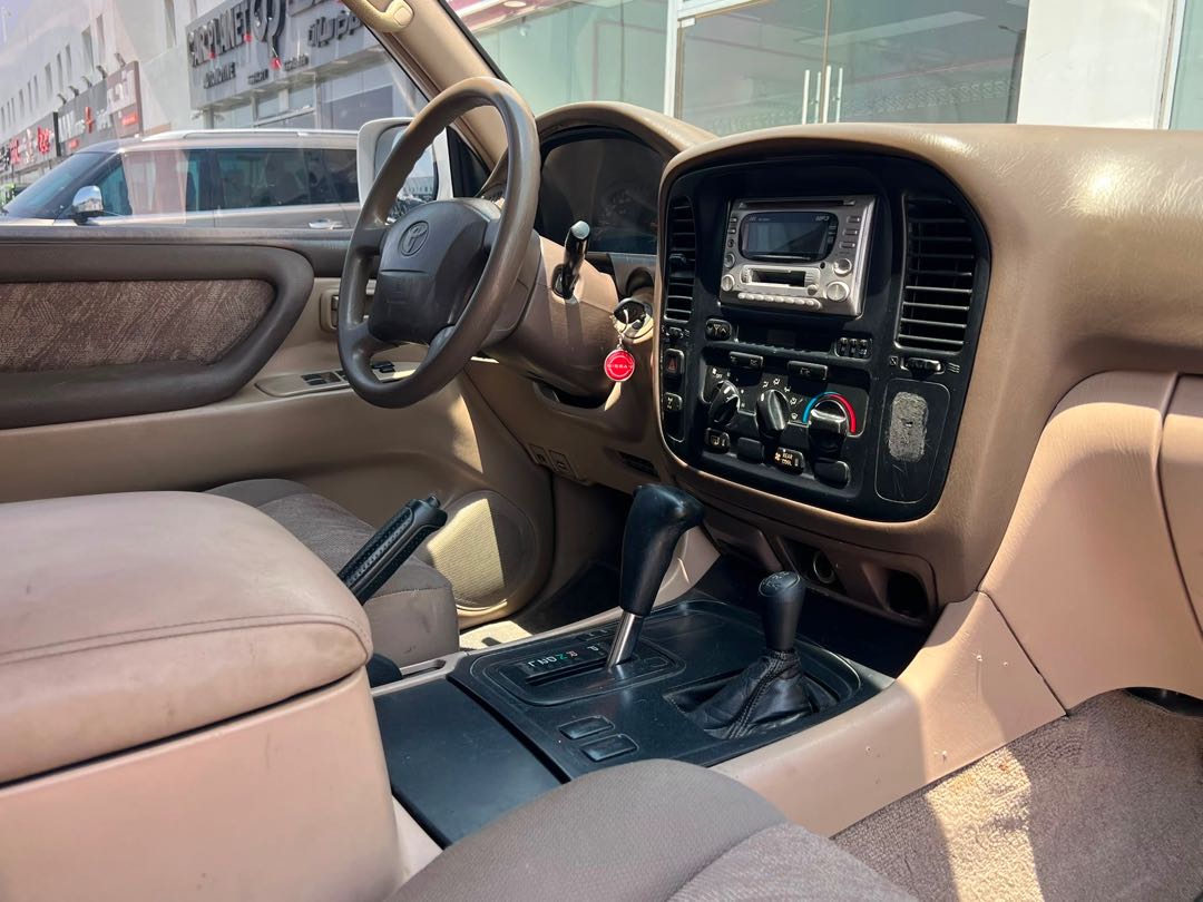 Car Image 1998 TOYOTA LAND CRUISER GX
