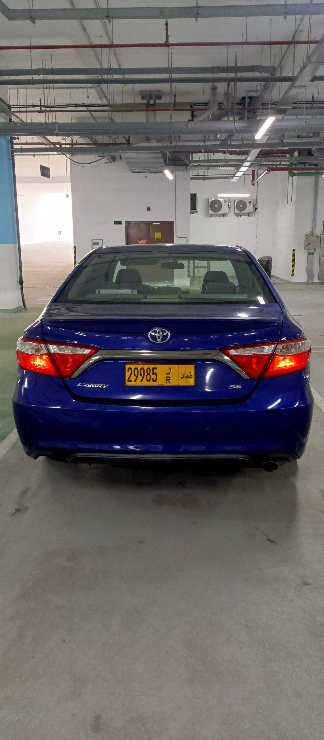 Car Image 2016 TOYOTA CAMRY SE