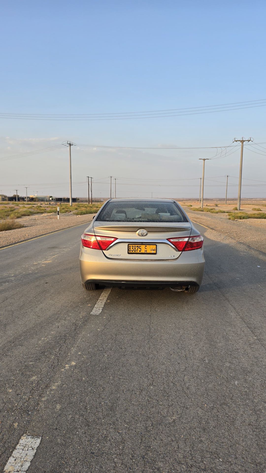 Car Image 2015 TOYOTA CAMRY LE