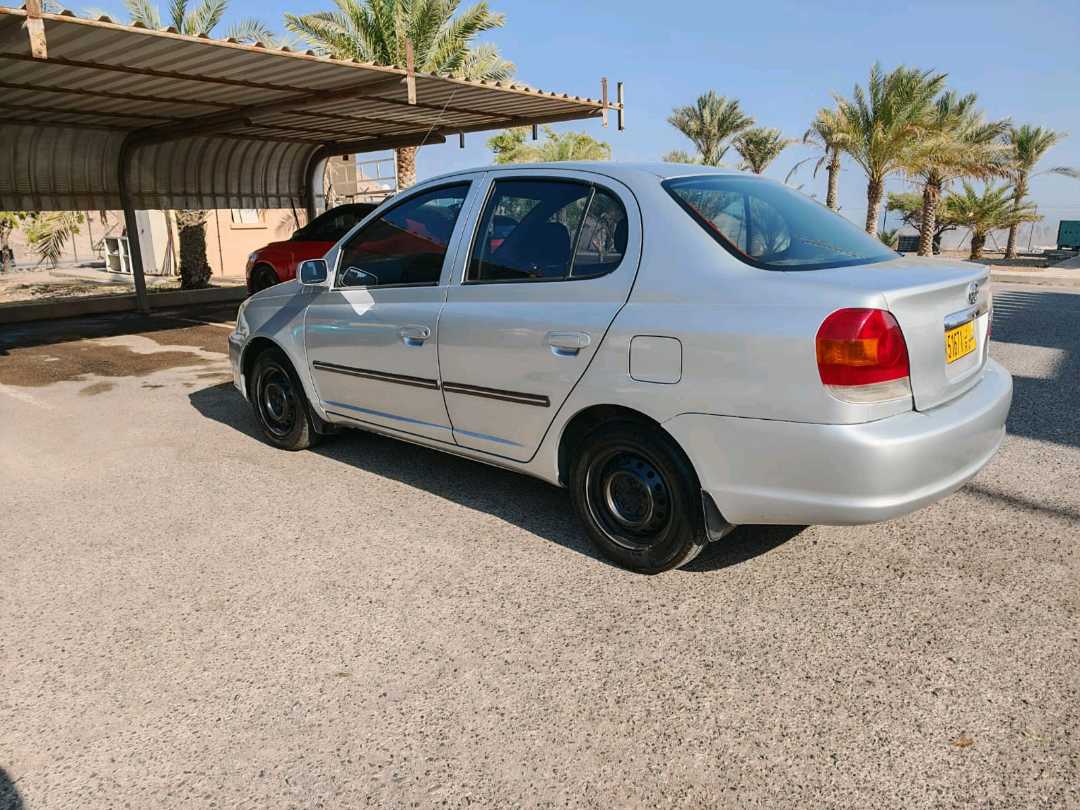 Car Image 2005 TOYOTA ECHO 
