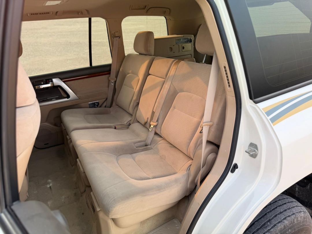Car Image 2015 TOYOTA LAND CRUISER VX.R