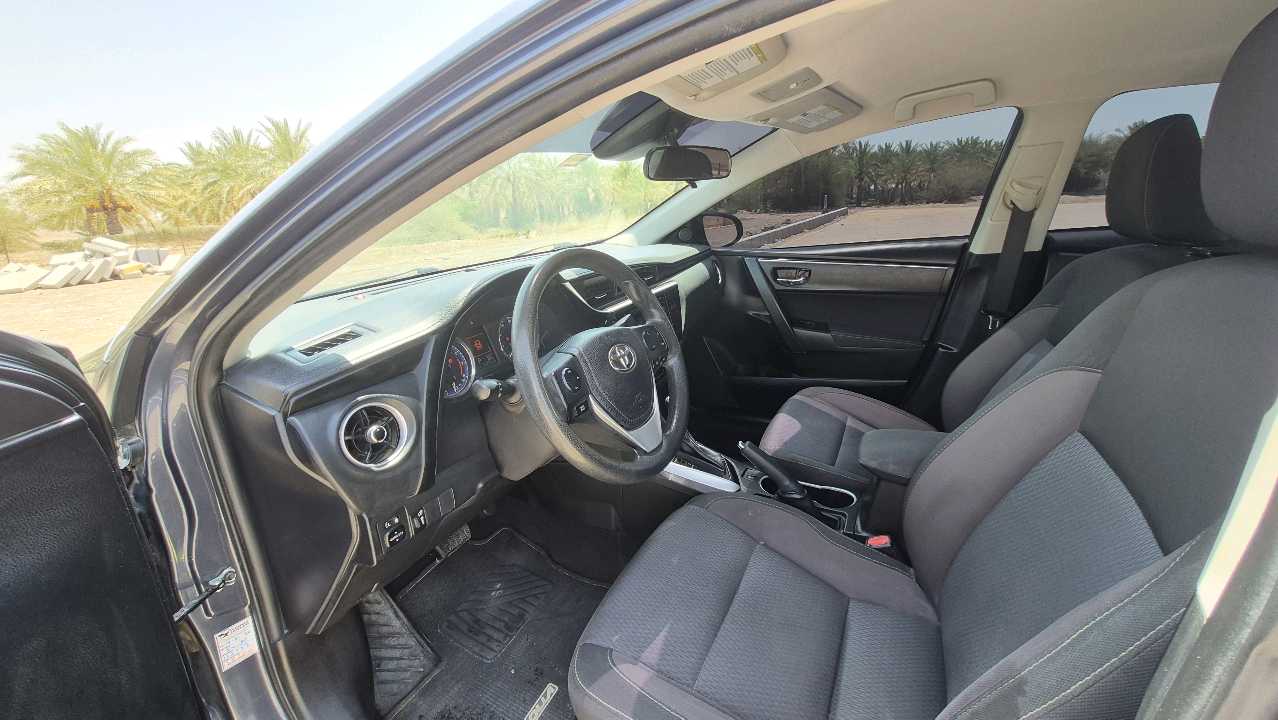 Car Image 2018 TOYOTA COROLLA SE