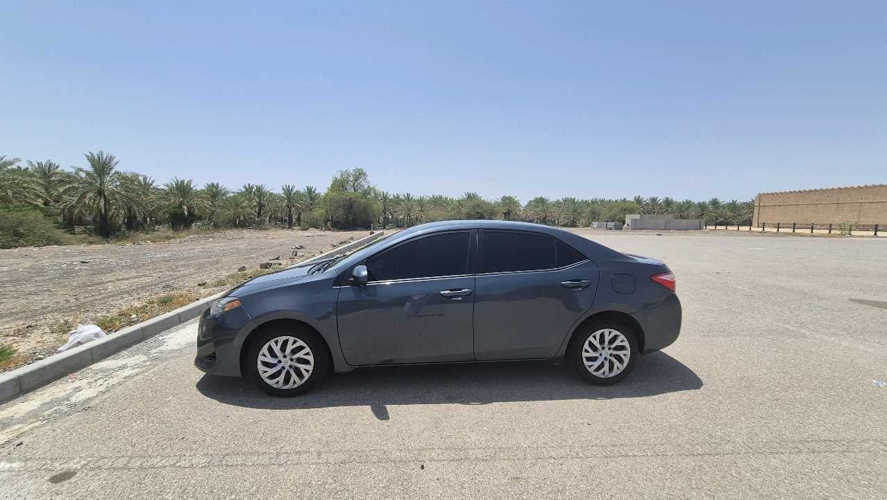 Car Image 2018 TOYOTA COROLLA SE