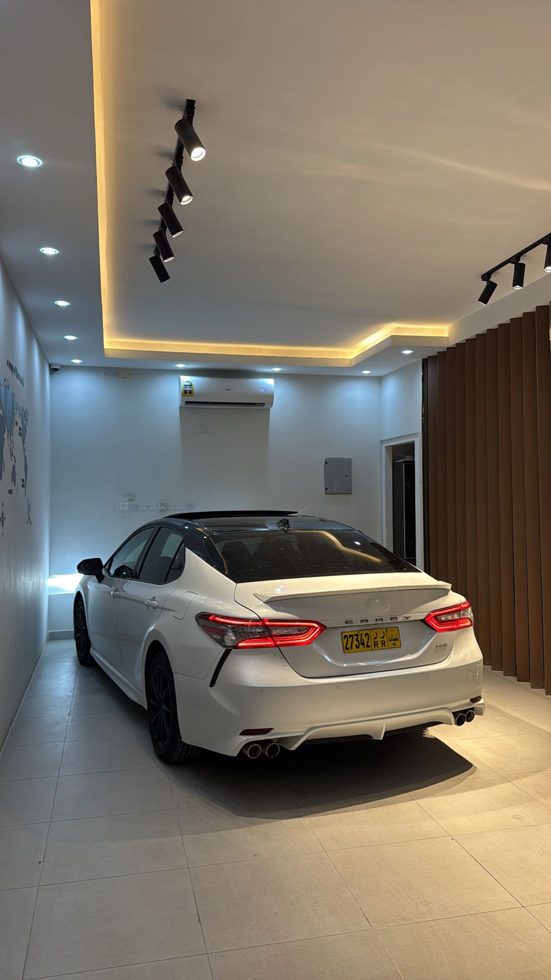 Car Image 2018 TOYOTA CAMRY XSE