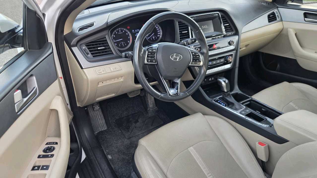 Car Image 2018 HYUNDAI SONATA LIMITED