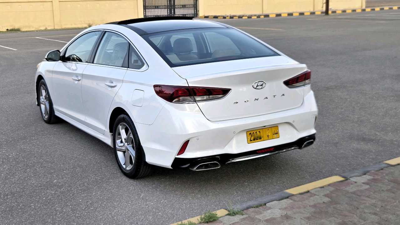 Car Image 2018 HYUNDAI SONATA LIMITED