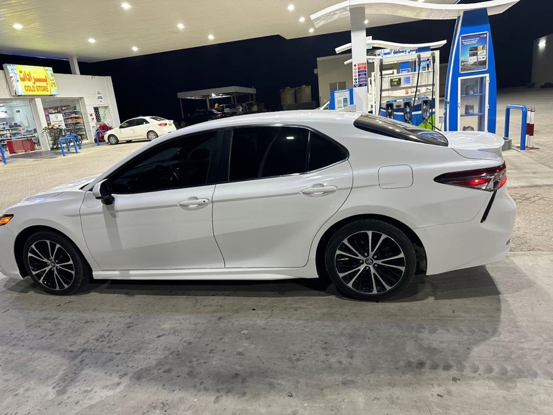 Car Image 2019 TOYOTA CAMRY SE