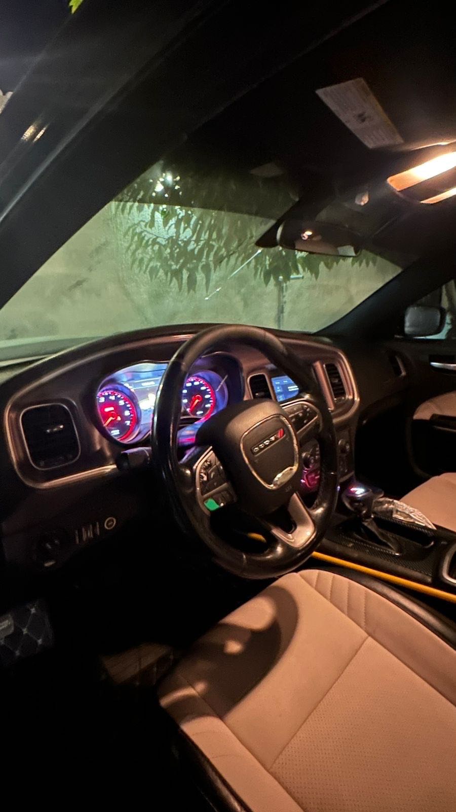 Car Image 2019 DODGE CHARGER SXT