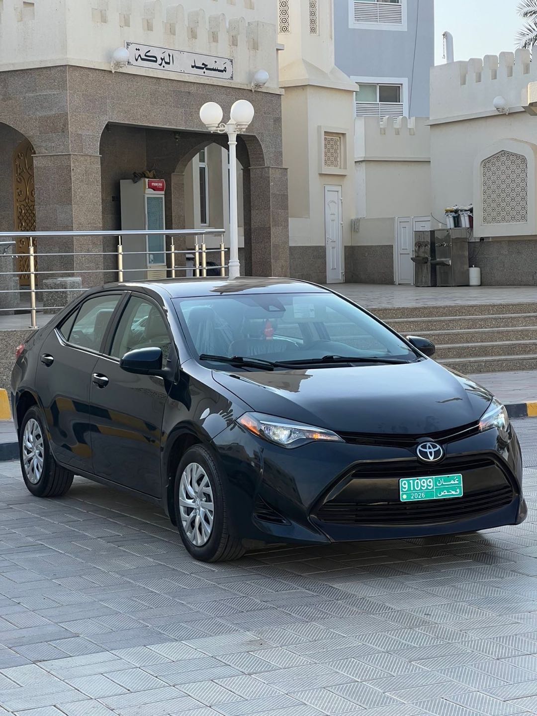 Car Image 2018 TOYOTA COROLLA LE