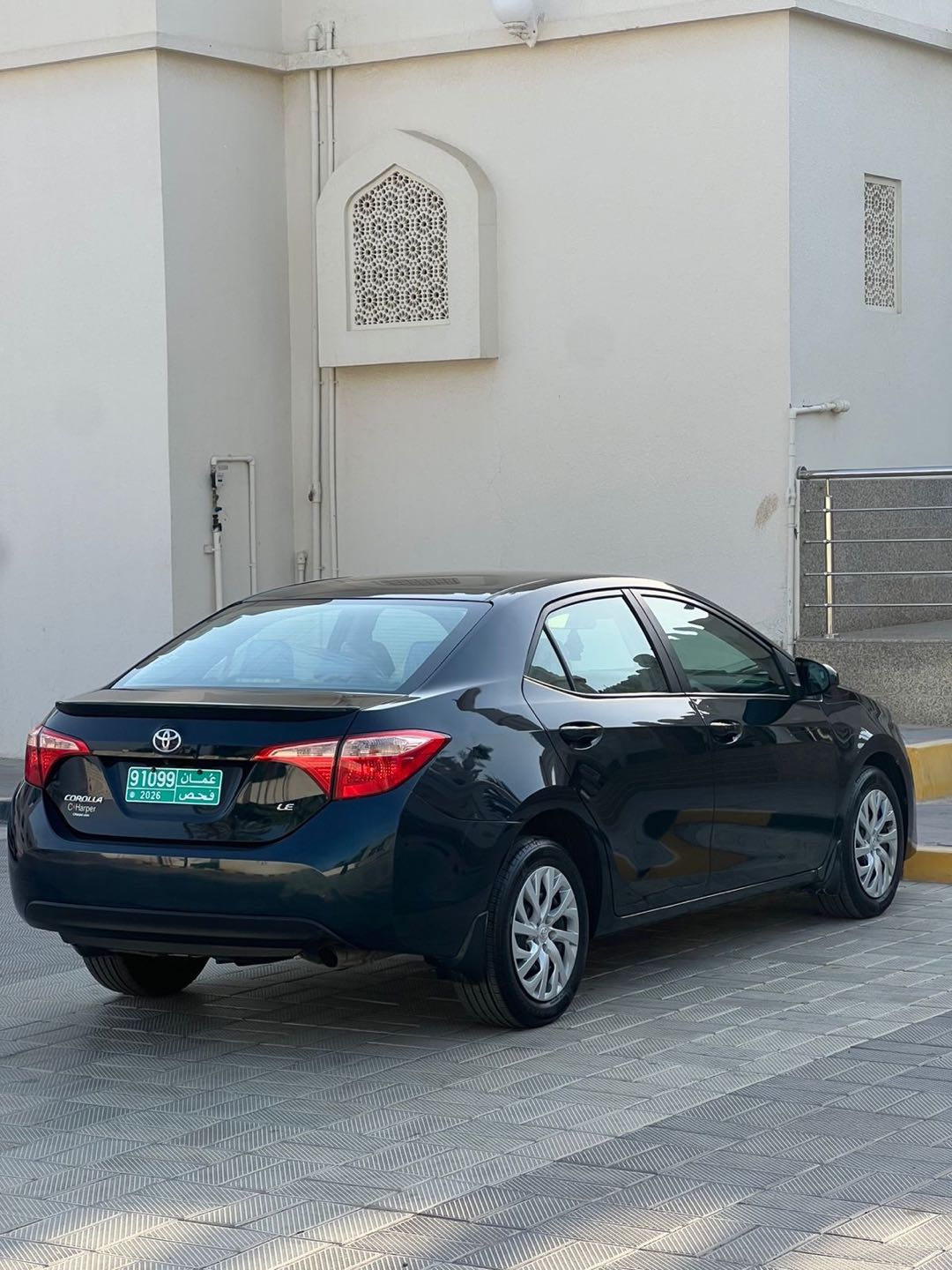 Car Image 2018 TOYOTA COROLLA LE