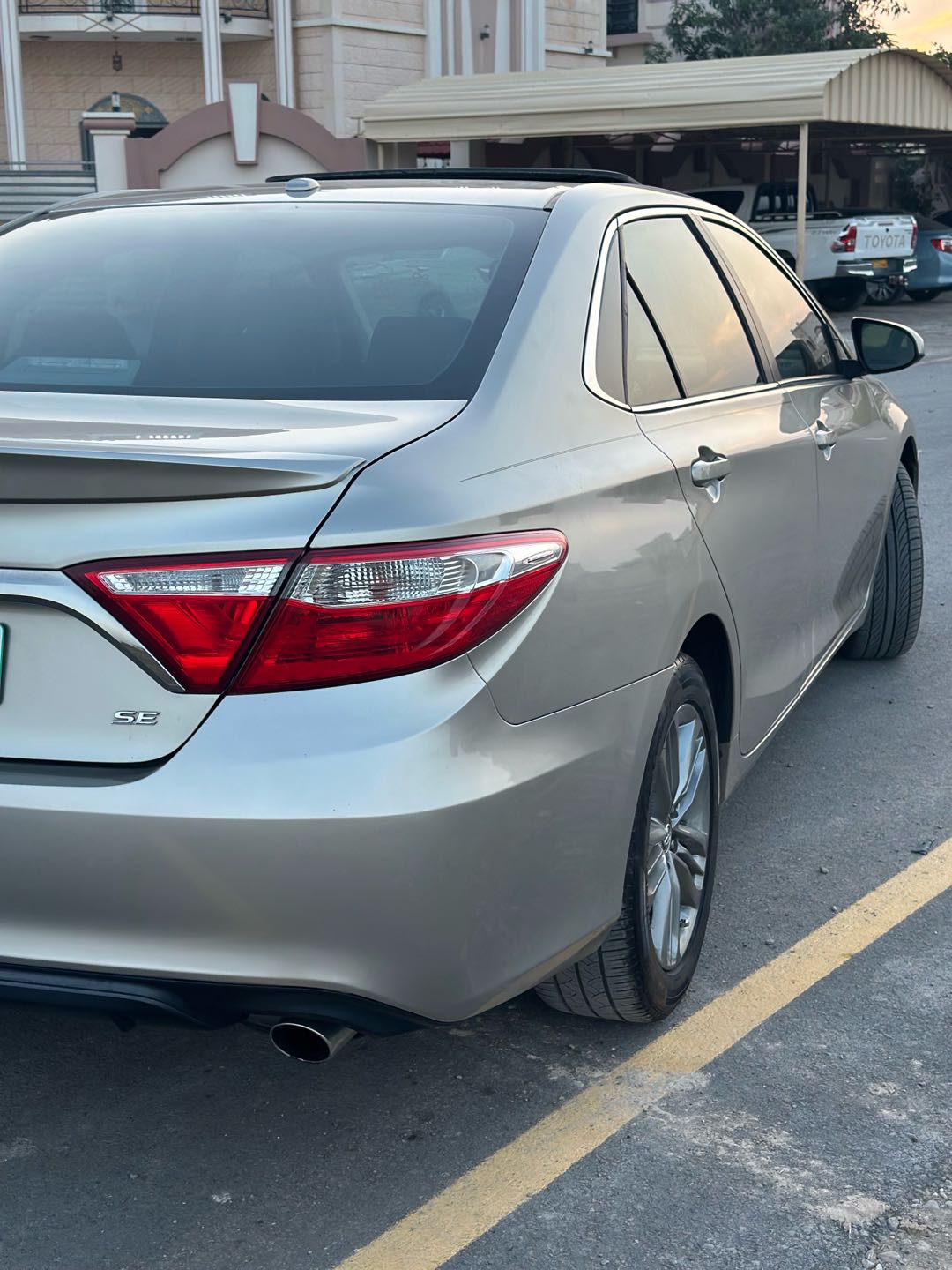 Car Image 2017 TOYOTA CAMRY SE