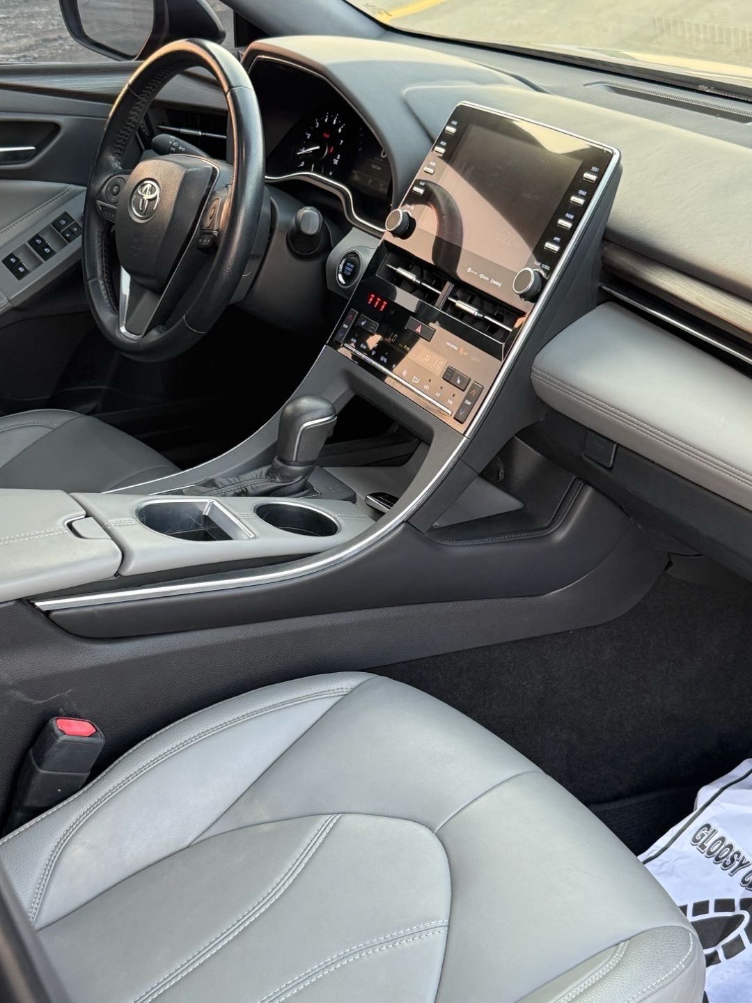 Car Image 2019 TOYOTA AVALON XLE